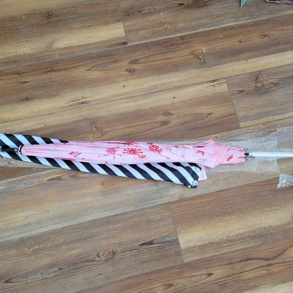 Barbie x Mark Ryden Umbrella - Picture 3 of 5